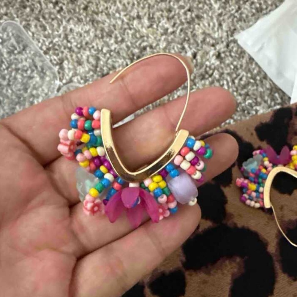 💐 Colorful Hoop Earrings 💐 - Picture 4 of 5